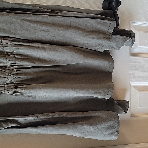 Olive Green Sleeveless Vest - Picture 12 of 14